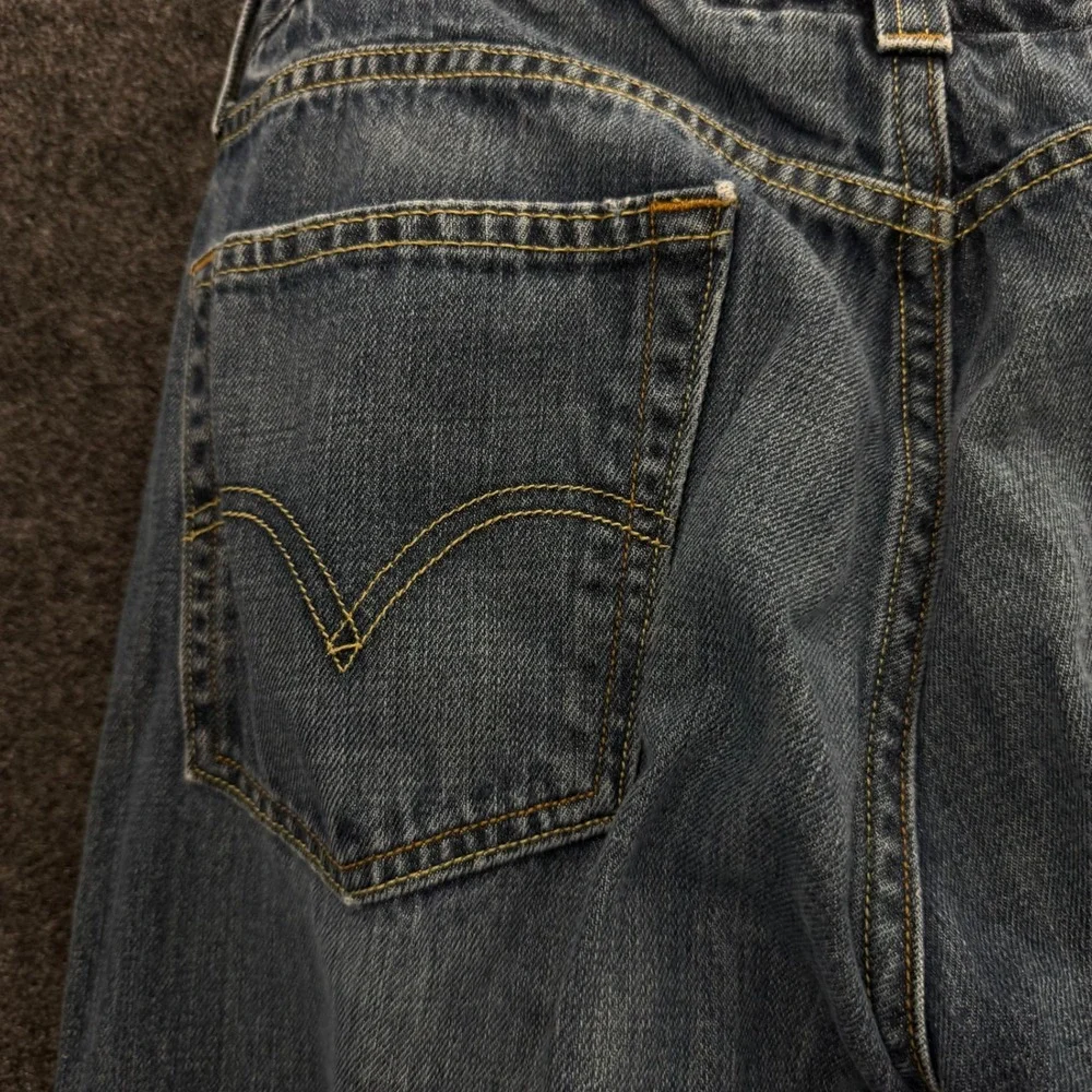 Levis 514 Slim Straight Jeans Mens 34x30 Medium Wash Blue Denim 2000s Vintage